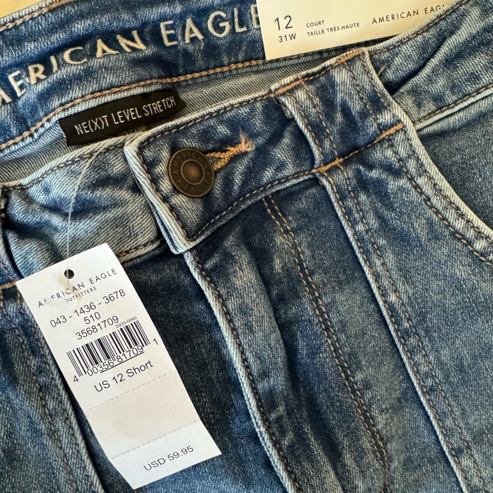 Brand new American Eagle jeans size 12/31 short
